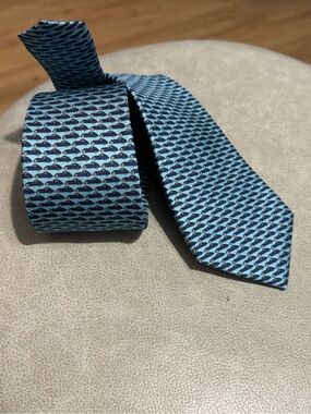 Complement Repeats Charles Tyrwhitt | Accessories | Charles Tyrwhitt 0 Silk Blue Tie With ...